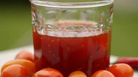 Tomatmarmelad på tomater i blandade färger, med eller utan chilisting. Foto: Mia Gahne