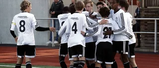 Två hattrick i viktig seger