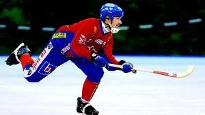 Viktig kugge. Patrik Jonsson är bäste målskytt i Tjust Bandy med sina 22 mål och spelar en viktig roll mot Stjärnan i eftermiddag.Foto: Anders Liljegren