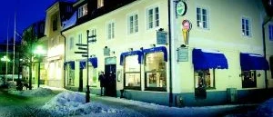 Morella får ha öppet till 03