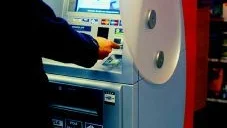 Bankens nya rival. Den här oberoende bankomaten kan komma att ersätta den befintliga Minuten i Överum.