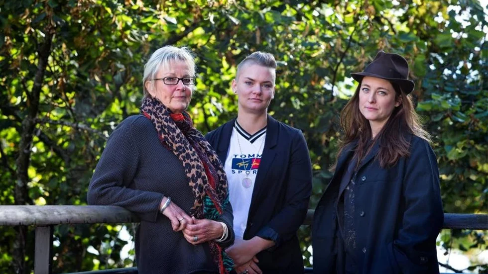 Konstnärer möter konstnärer. Iréne Nordh, Maria Bellman Fjäll och Linda Tedsdotter.