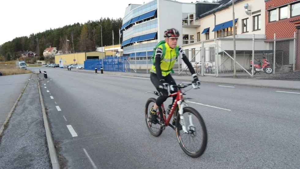 Här börjar Anders Nilssons resa hem. Från dörr till dörr har han ganska exakt 30 kilometer och det avverkar han på imponerande 55 minuter.