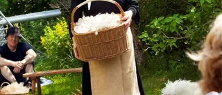 Pelle får nya kläder på Smultronboda