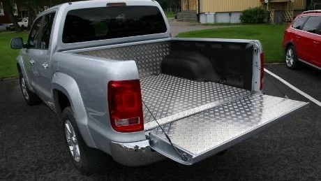 Den svenske importören tar bara in VW Amarok med dubbelhytt vilket begränsar lastytan.