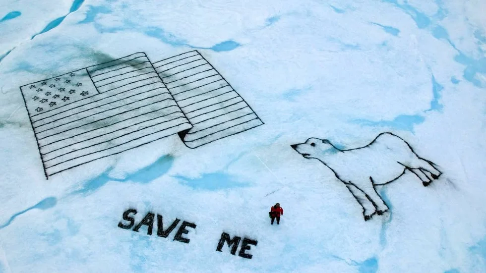 DEMONSTRATION. Greenpeace protesterar mot klimatförändringen som påverkar Grönlands isar.  Men insändarskribenten hävdar att klimathotet är kraftigt överdrivet.