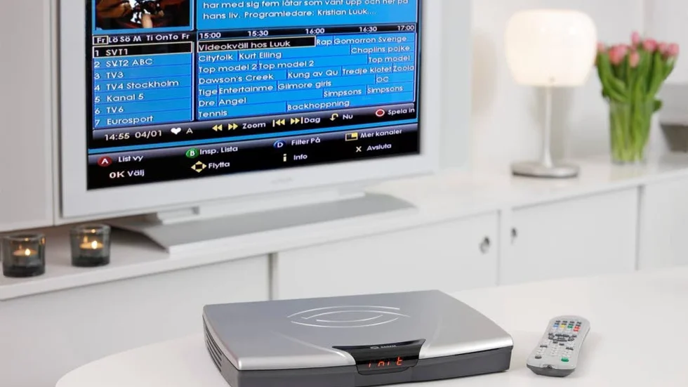Brott. Att beställa pirat-tv-tjänster över Internet är väldigt vanligt. Nu har ett par från Västervik åkt fast och ska ställas inför rätta.