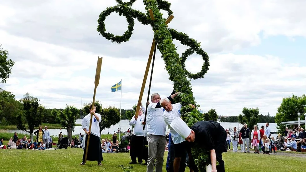 Resning av midsommarstång