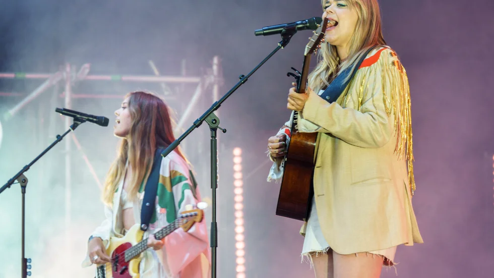 Systrarna Johanna och Klara Söderberg i First Aid Kit blev måttligt förtjusta när de upptäckte att Moderatledaren Ulf Kristersson använt deras musik i en kampanjfilm.