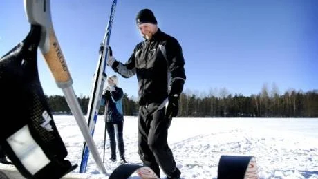 Far och dotter, Lisa och Anders Bertilsson, åker inte skidor så ofta. Men en dag som den här gick det inte att motstå frestelsen.