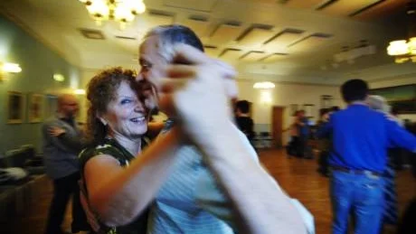Helena och Olle Bergnéhr är passionerade tangodansare. De har tränat tango i sex år.