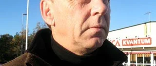 Frågan/Är det rätt att lätta på strandskyddet?