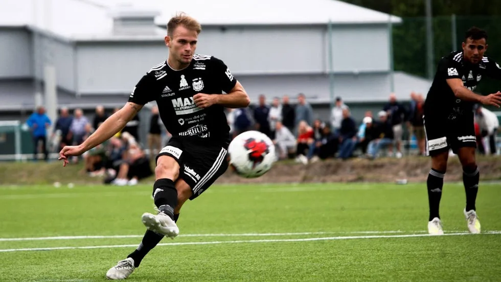Fanna spelar hemma mot IFK Uppsala.