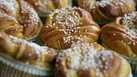 Saffransbullar som heter duga. Europamästarens tips är att inte snåla med smöret och undvika att grädda dem för länge. 
Foto Fredrik Sandberg/Scanpix