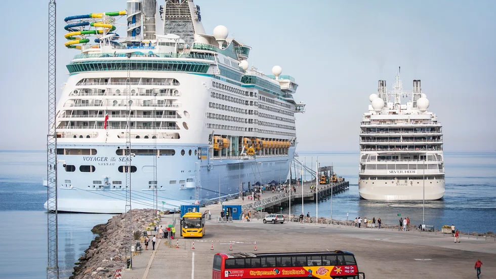 Inte sällan anlöper två fartyg vid samma tiden under högsäsong vid kryssningskajen i Visby