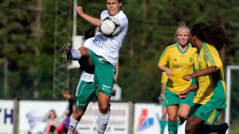 Assis Caroline Karlsson lever på hoppet.