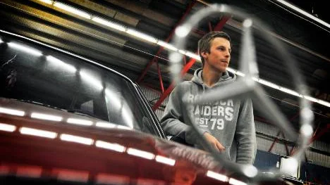 Björn Bladmo, 21, från Gammelstad ställde ut sin Mercedes från 1977. "Världens bästa bil", säger han.