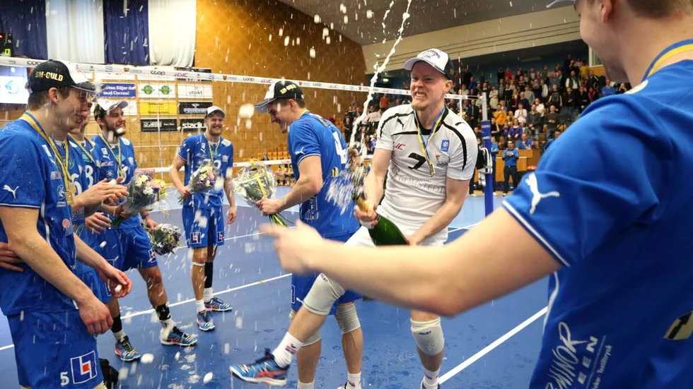Linköpingselitens vår. Kommunen tycker själv att den har del i de sportsliga framgångarna, men flera klubbordföranden är skeptiska. ”Det är inte kommunens förtjänst”, säger Christer Kindvall i Linköping innebandy.