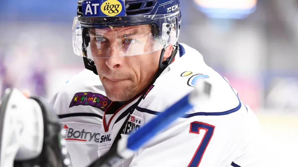 Magnus Johansson klev av torsdagens match mot Leksand med ryggskott men räknar med att vara tillbaka till kvartsfinalerna mot HV 71.