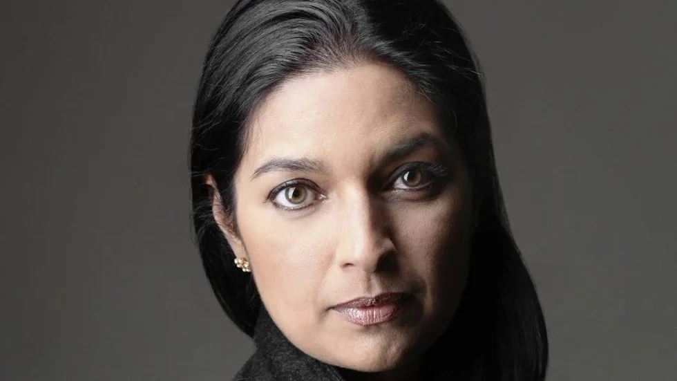 Jhumpa Lahiri, född 1967, är välkänd för sina romaner och novellsamlingar. "Med andra ord" är en samling essäer ursprungligen skrivna på italienska, ett språk hon blev förälskad i för tjugo år sedan.