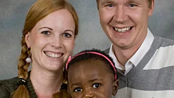 Lisa och Andreas Troberg, Gösvägen, Linköping, fick den 7/4 en dotter som heter Amanda. Vikt 3 400 g, längd 55 cm.