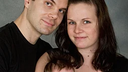 Emma Johansson och Niklas Sjörud, Vistvägen, Linköping, fick den 8/12 en dotter som heter Agnes. Vikt 3 530 g, längd 49,5 cm.