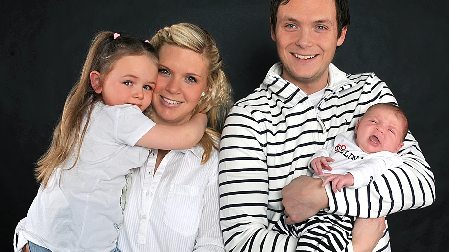 Tuva Ekhager kom till världen den 11/1. Längd 51 cm, vikt 3 700 g. Storasyster heter Philippa. Föräldrarna heter Nina Ekhager och Martin Dahlberg. Familjen bor i Tallboda, Linköping.