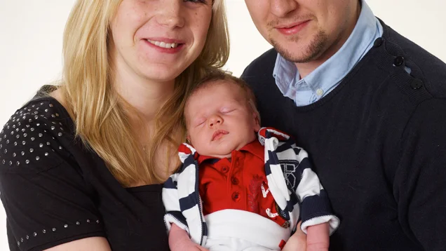Emma Stadig och Fredrik Axell, Vadstena, fick den 21/3 sonen Douglas. Längd 51 cm, vikt 3 440 g.