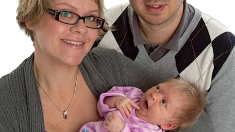 Erika Westlund och Fredrik Karlsson, Örnsköldsvik, fick den 23/9 en dotter som heter Tyra. Vikt 3164 g, längd 48 cm. Fredrik är född och uppvuxen i Linköping.