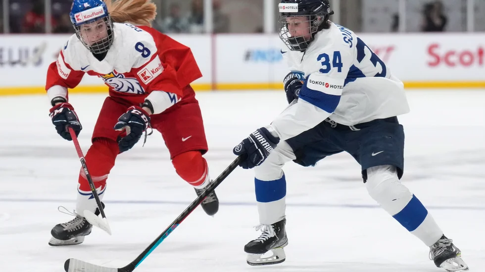 Finland och Sofianna Sundelin får fokusera på placeringsmatcher efter att ha förlorat VM-kvartsfinalen mot Tjeckien med 1–2.