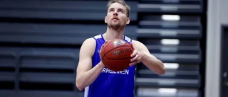 Ryan ryggar inte – för smärtorna