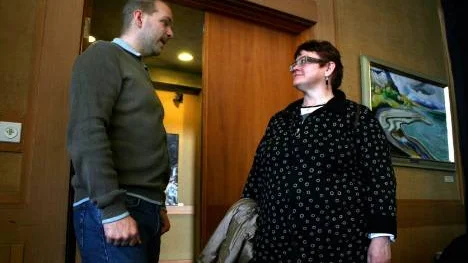 Niclas Sirén och Siv Holma, Vänsterpartiet, gillade inte den kompletteringsbudget som klubbades i genom i fullmäktige i går.FOTO: Alexander Linder