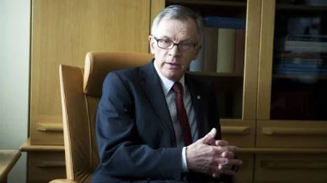 Nej till tystnad. Luleås kommunalråd Karl Petersen uppmanar till en fri och öppen debatt i partiet. "Det ska vara högt i tak. Visst kommer det att bli turbulent under en tid. Men det är nödvändigt och slutresultatet kommer att bli positivt", säger han.