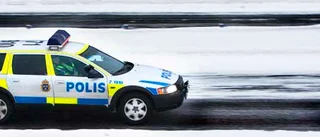 Våghalsig polis nära frontkrock