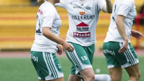 Assispelarna jublar efter att de vunnit damfinalen mot Notviken.