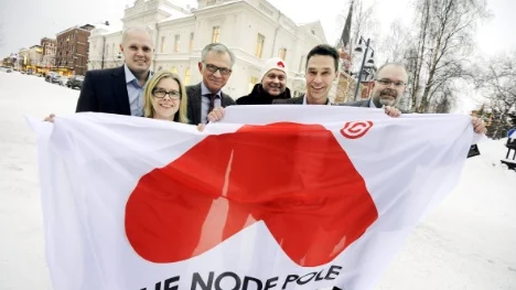 Här är de som åker till Kalifornien för att träffa Facebook. Fredrik Kallioniemi, chef Aurorum, Birgitta Bergvall-Kåreborn, LTU, Karl Petersen, kommunalråd, Anders Granberg, vd North Sweden data locations, Matz Engman, vd Luleå näringsliv och Erik Lundström, affärsutvecklingschef på Luleå energi.FOTO: Pär Bäckström