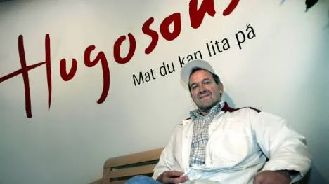 Mikael Hugosson är glad igen. Prov från 4 000 grisar har analyserats och bara ytterligare en sugga hade salmonella. Den suggan delade stia med de två andra som hade smittan. FOTO: Kurt Engström