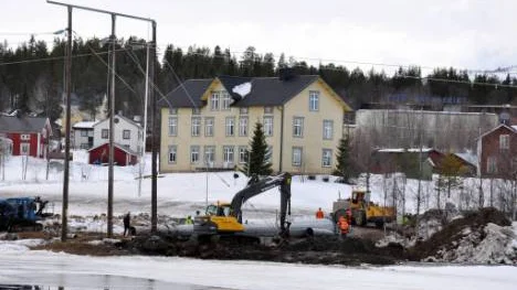 På måndagen startade arbetet med att inventera skadorna efter Vattenfalls ståltorn som kraschade mot marken i Gällivare.                  foto: Marie Ridderström