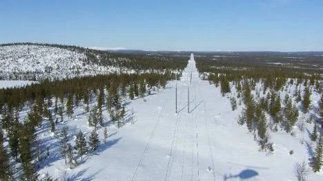 Den tio mil långa ledningen mellan Aitik och Messaure har utsatts för sabotage. Bland annat har avklippta vajrar upptäckts i området kring Ripats (kartan).foto: vattenfall