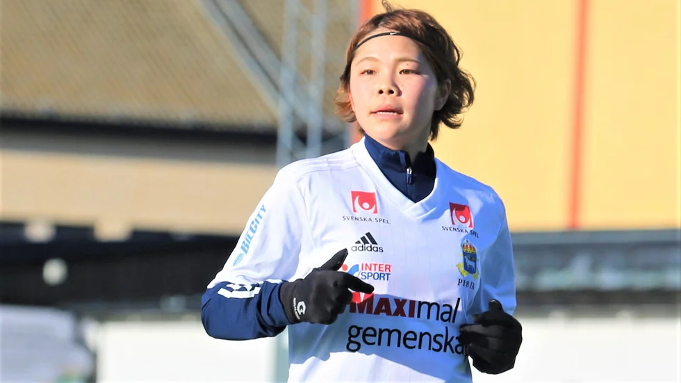 Hikari Sato är nära en comeback i P18-tröjan
