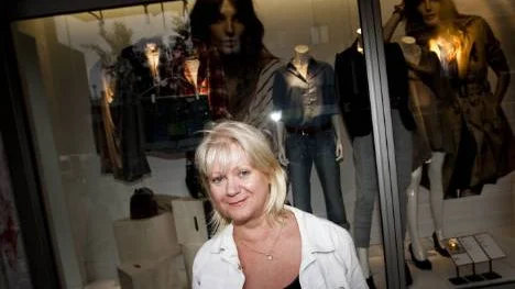 Agneta Magnusson, 54,  airhostess på SAS, Stockholm.  "Jag älskar att vara ledig, men jag älskar mitt jobb också".