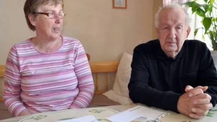 Lisa och Donald Tapani kan inte förstå varför deras elräkninga är så mycket högre än grannarnas.FOTO: K-L Sundqvist