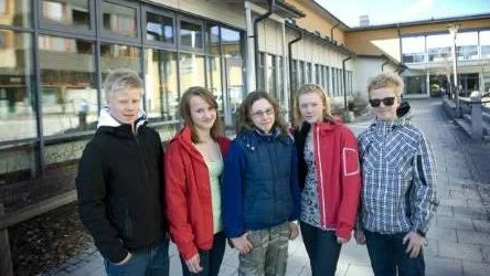 De blir elever på Luleås nya högstadieskola. Residensskolan startar i kvarteret Örnen i Gymnasiebyn hösten 2011. Från vänster Albin Äijä, Sofia Iwanowski, Clara Kallne, Ellen Persson och Oscar Heimdahl som i dag går på Bergviksskolan.FOTO: Kurt Engström