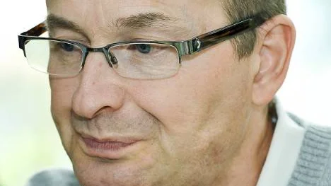 "Jag funderade länge innan jag bestämde mig för att gå ut med boken. Nu måste jag ut med det här".