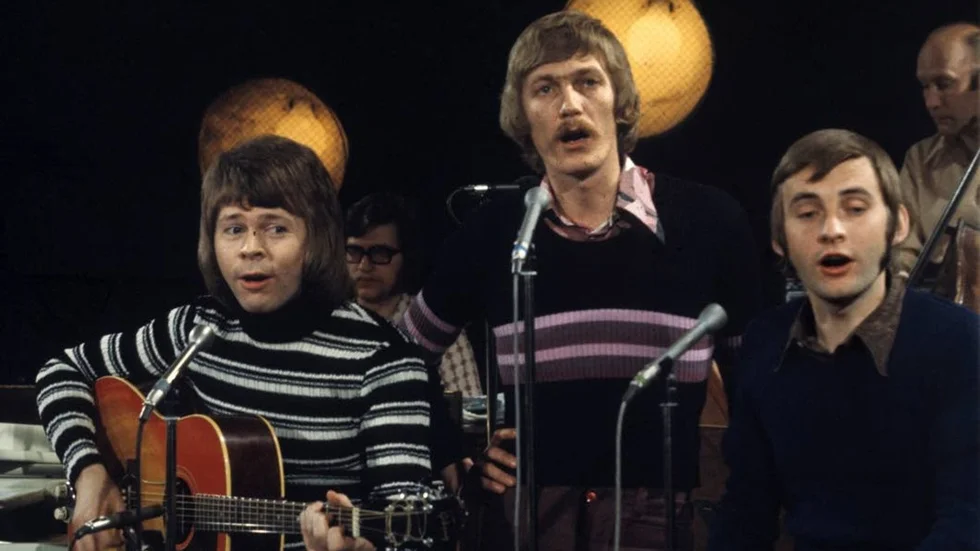 Björn Ulvaeus, Hansi Schwarz och Tonny Roth i Hootenanny Singers 1973.