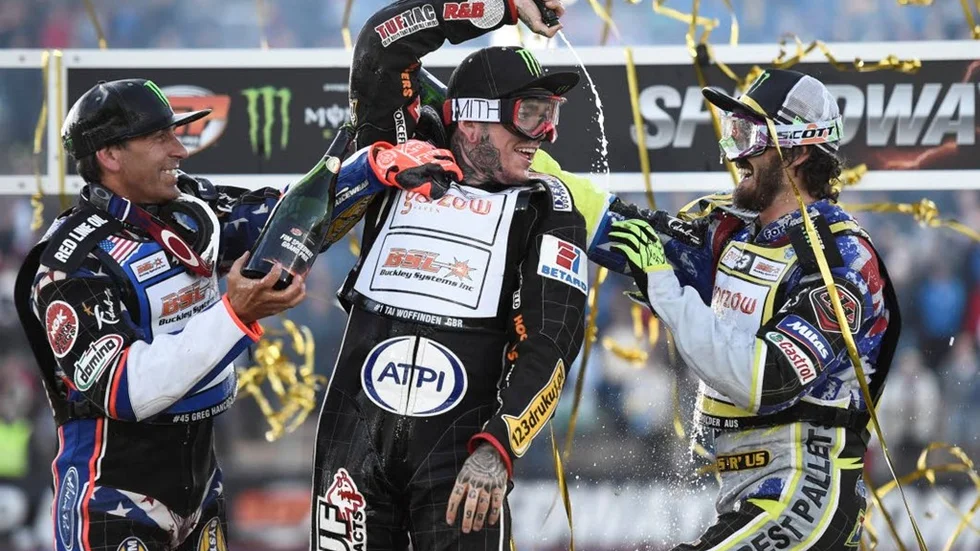 Tai Woffinden vann GP-tävlingen i Målilla. Greg Hancock slutade två och Chris Holder trea.