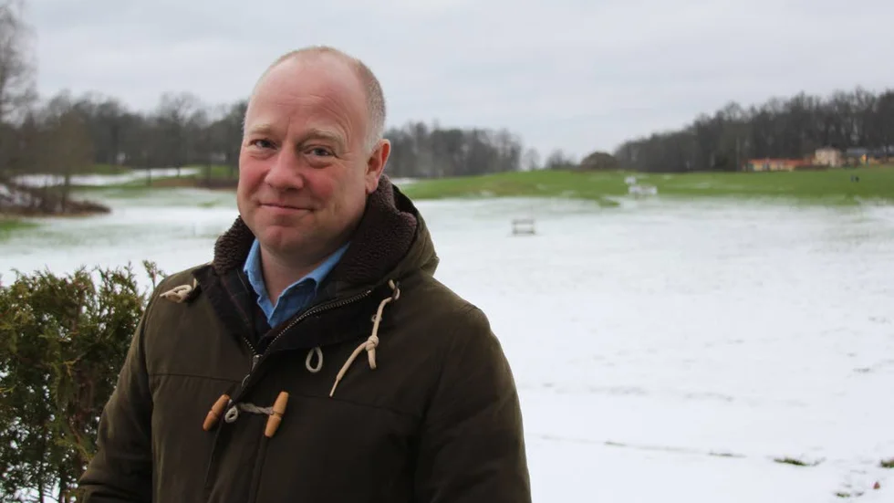 Tar tillbaka. Gustaf Adelswärd äger Baroniet Adelswärd som i dagarna köpt Åtvidabergs Golf AB med syfte att ta tillbaka driften av golfbanan i Åtvidaberg.