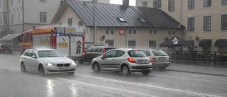 Åska med ösregn ledde till översvämning