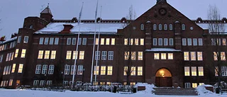 Skolan skjuter upp presskonferens