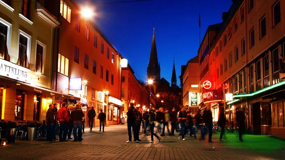 Det kan bli fartfyllt på Ågatan under påsken.